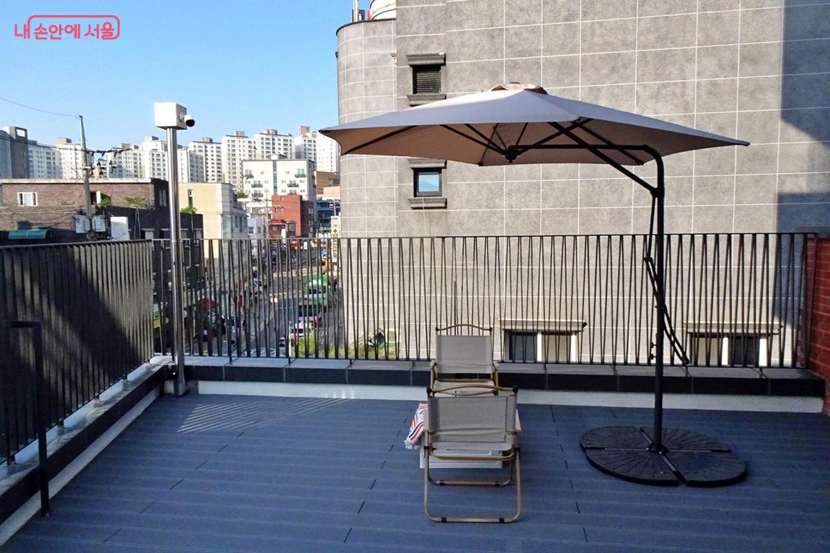 야외에 마련된 독서 공간 ⓒ김종성 