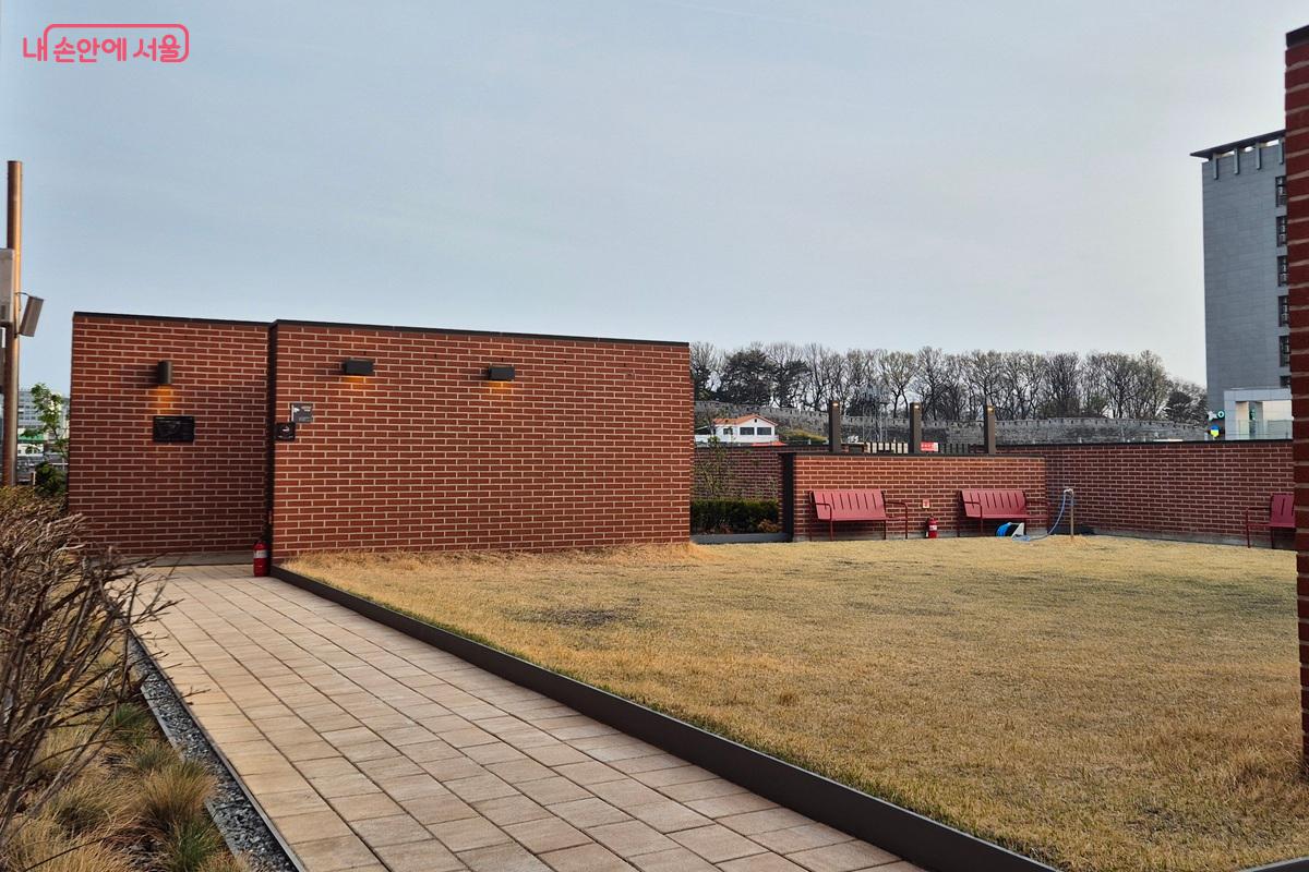 입체적인 공연 공간의 완성, 서울연극창작센터의 옥상공원 &copy;마가은 