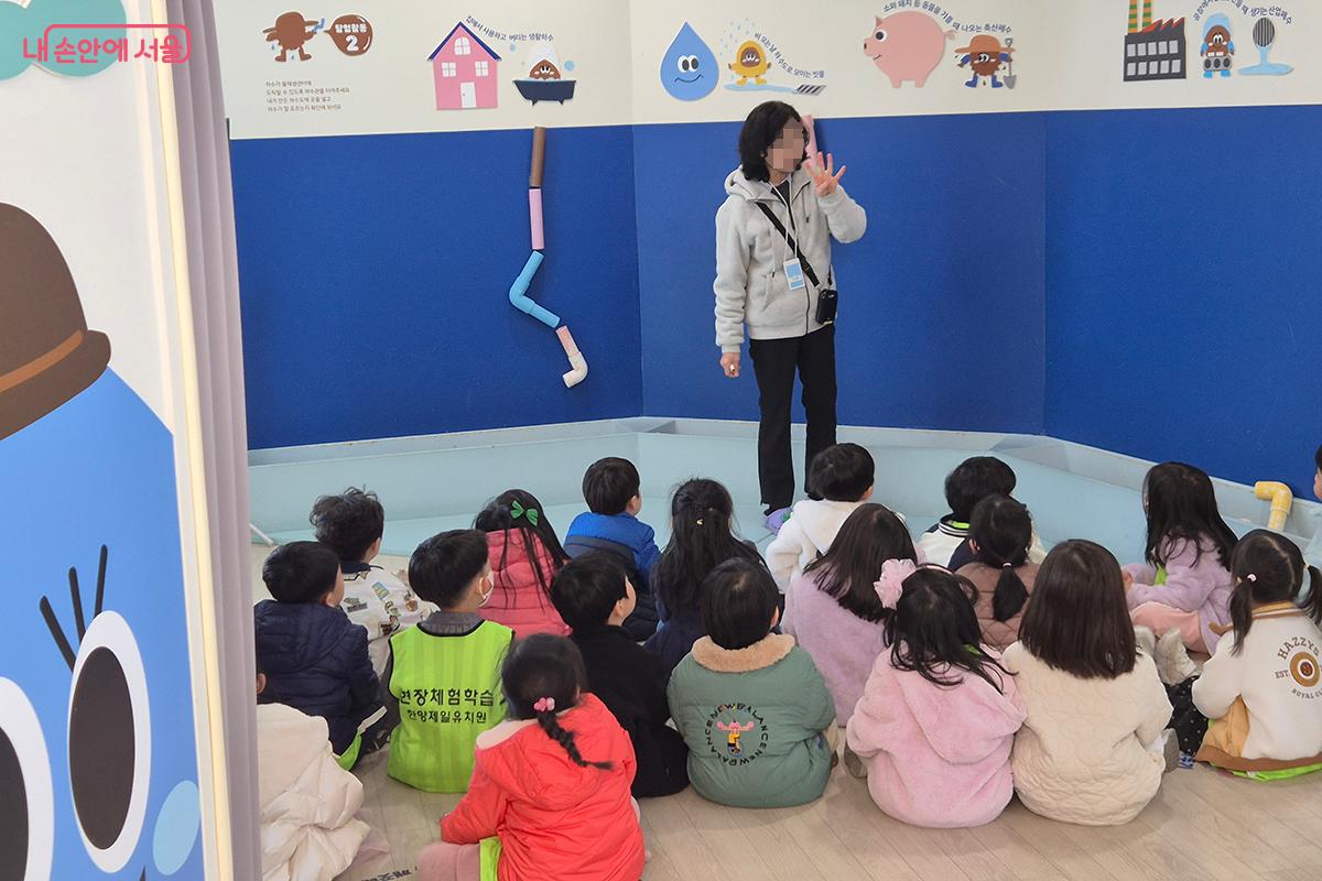 현장 체험 학습에 나선 유아들의 모습 &copy;정향선