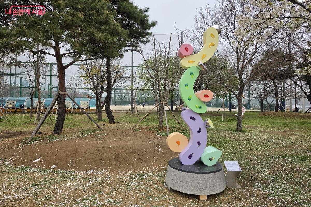 신기한 조각품.