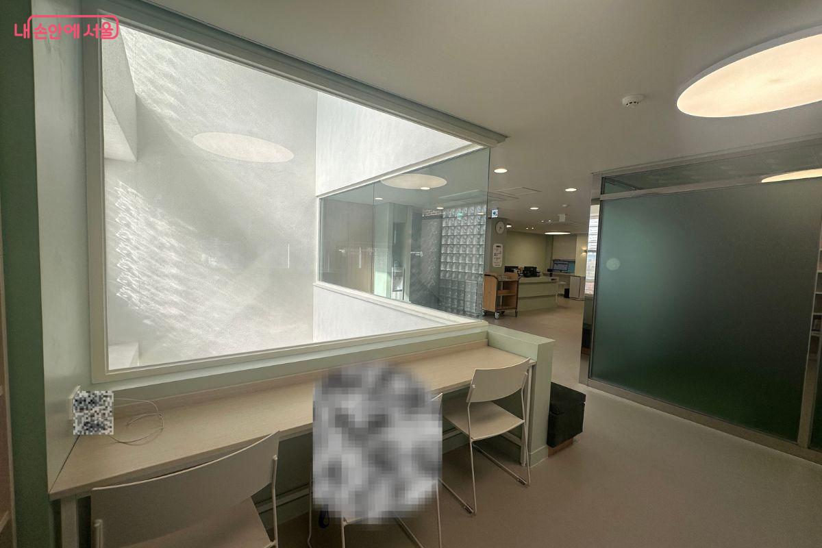 프로그램실에서는 노트북 작업 등을 할 수 있다. &copy;김재형