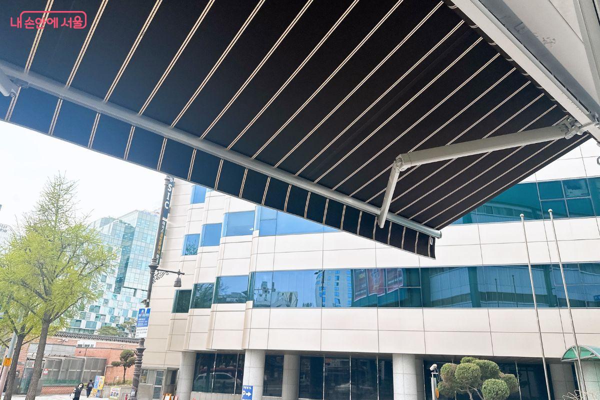 캐노피가 있어 아늑한 분위기를 느낄 수 있다. &copy;김재형