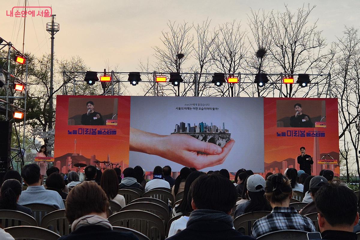 조경 전문가 김광수 대표는 혁신적 공간 디자인의 통찰과 비전을 쉽게 전했다. &copy;이혜숙