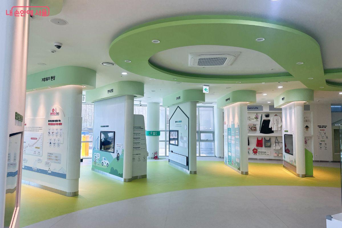 1층에 마련된 탄소중립홍보체험관 ©김재형