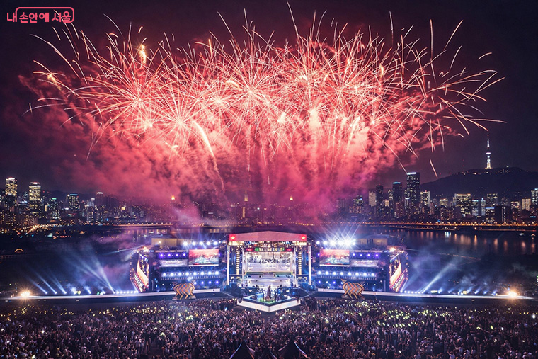 여의도한강공원 무대 예상도. 슈퍼위크 기간 서울사운드웨이브(5.1), 서울재즈페스타(5.2), 원더쇼(5.3), 불후의명곡(5.4) 공연이 열린다.