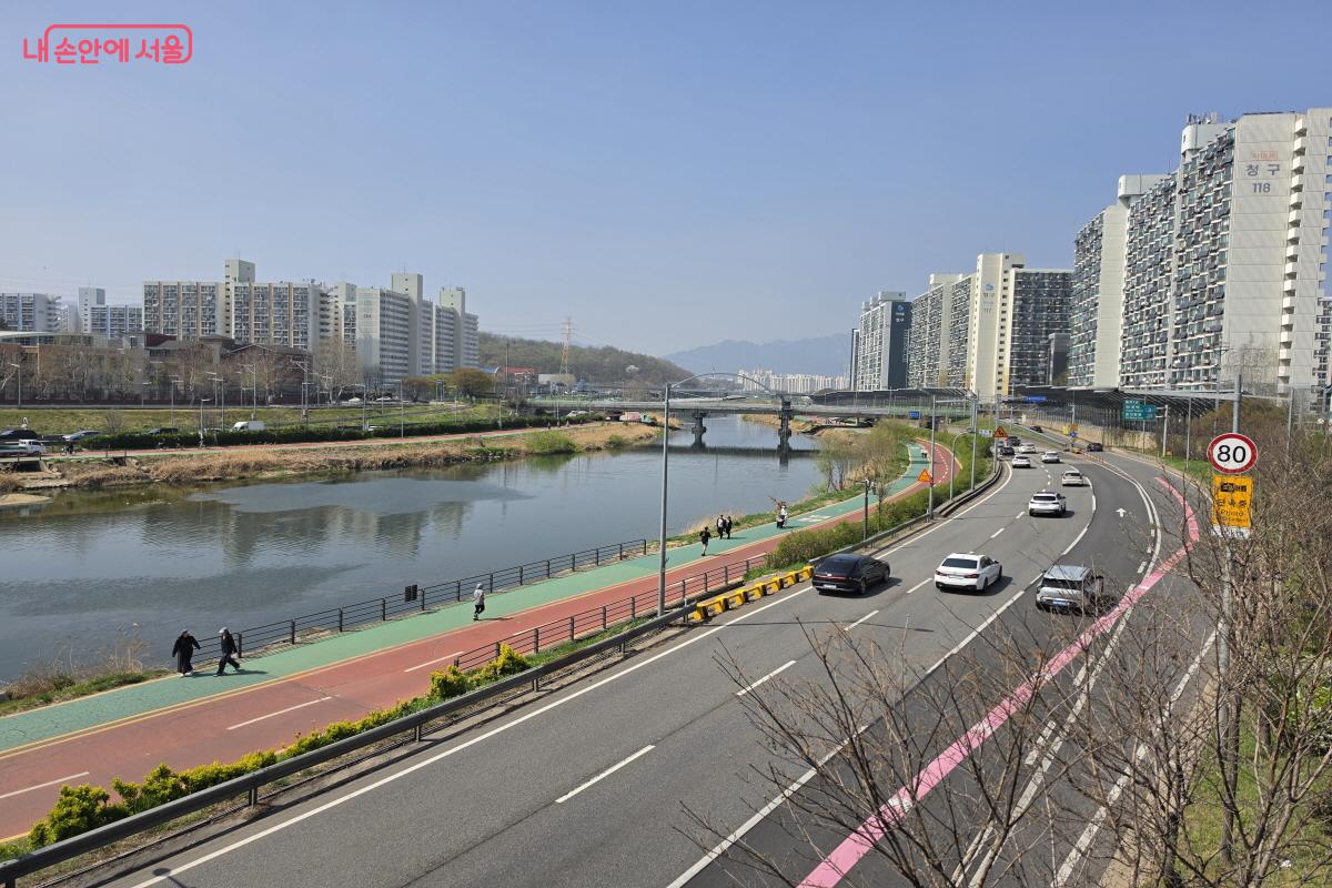 경춘철교에서 바라본 동부간선도로 ⓒ심재혁