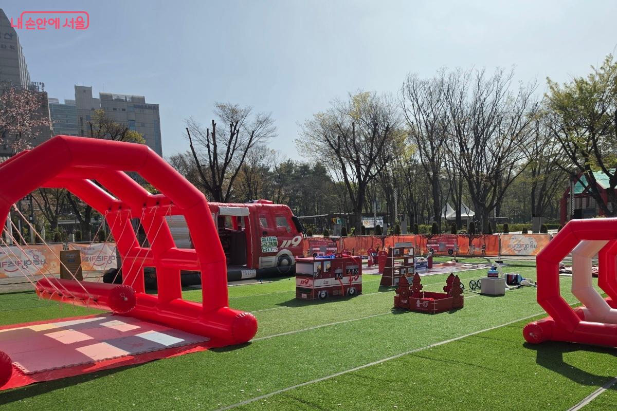 양천구 파리공원에서 운영되고 있는 여기저기 서울형 키즈카페  &copy;황승희