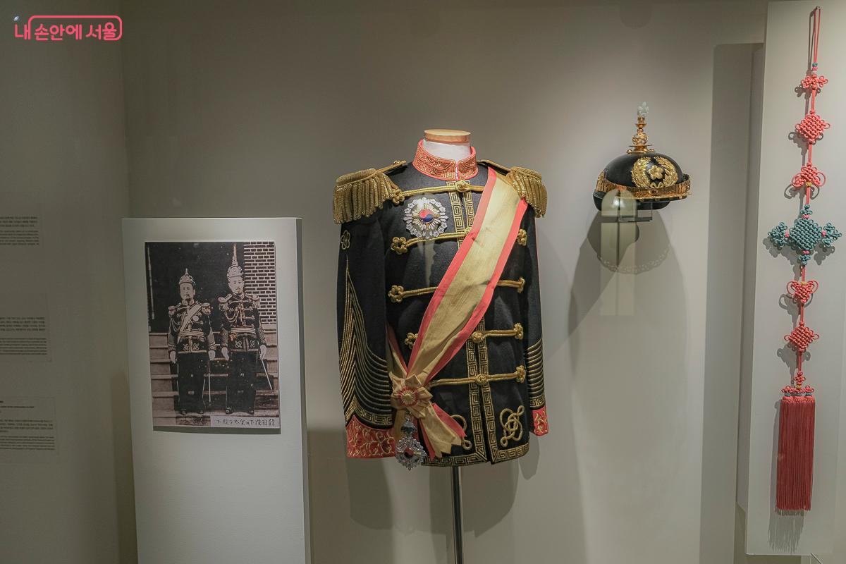 왕실에서 사용되었던 의류품과 전시품들을 다양하게 관람할 수 있다. &copy;김지연