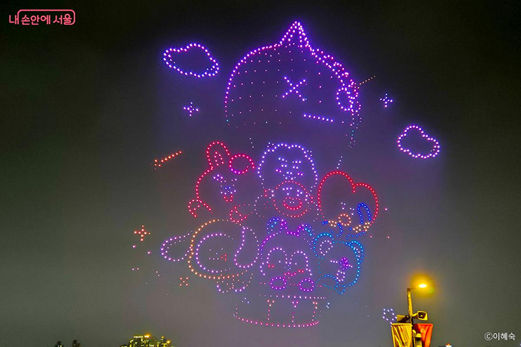 여의도, 뚝섬, 잠실의 하늘을 수백 대의 드론이 밝히는 드론 라이트 쇼 