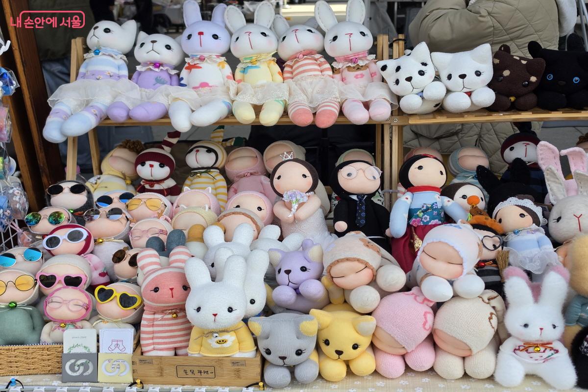 귀여운 봉제인형이 가득하다.