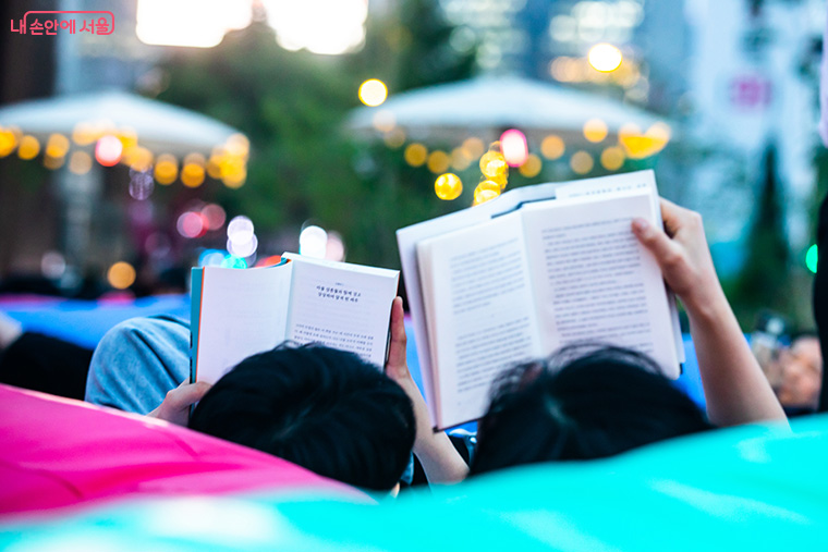 시민들이 큐레이션에 직접 참여한 &lsquo;나만의 책봐,구니&rsquo; 도서를 선보인다. 