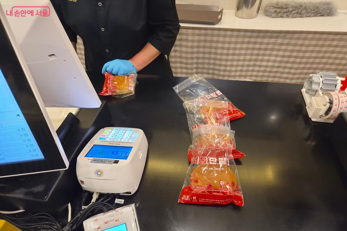 직접 구매해 맛본 저당 서울빵 단팥빵은 당도를 낮췄음에도 단팥빵 특유의 달콤함을 유지하고 있었다. ⓒ최현우