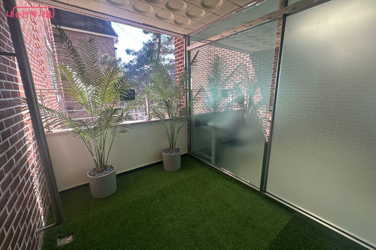 전화 통화를 할 수 있는 별도의 공간도 마련돼 있다. &copy;김재형