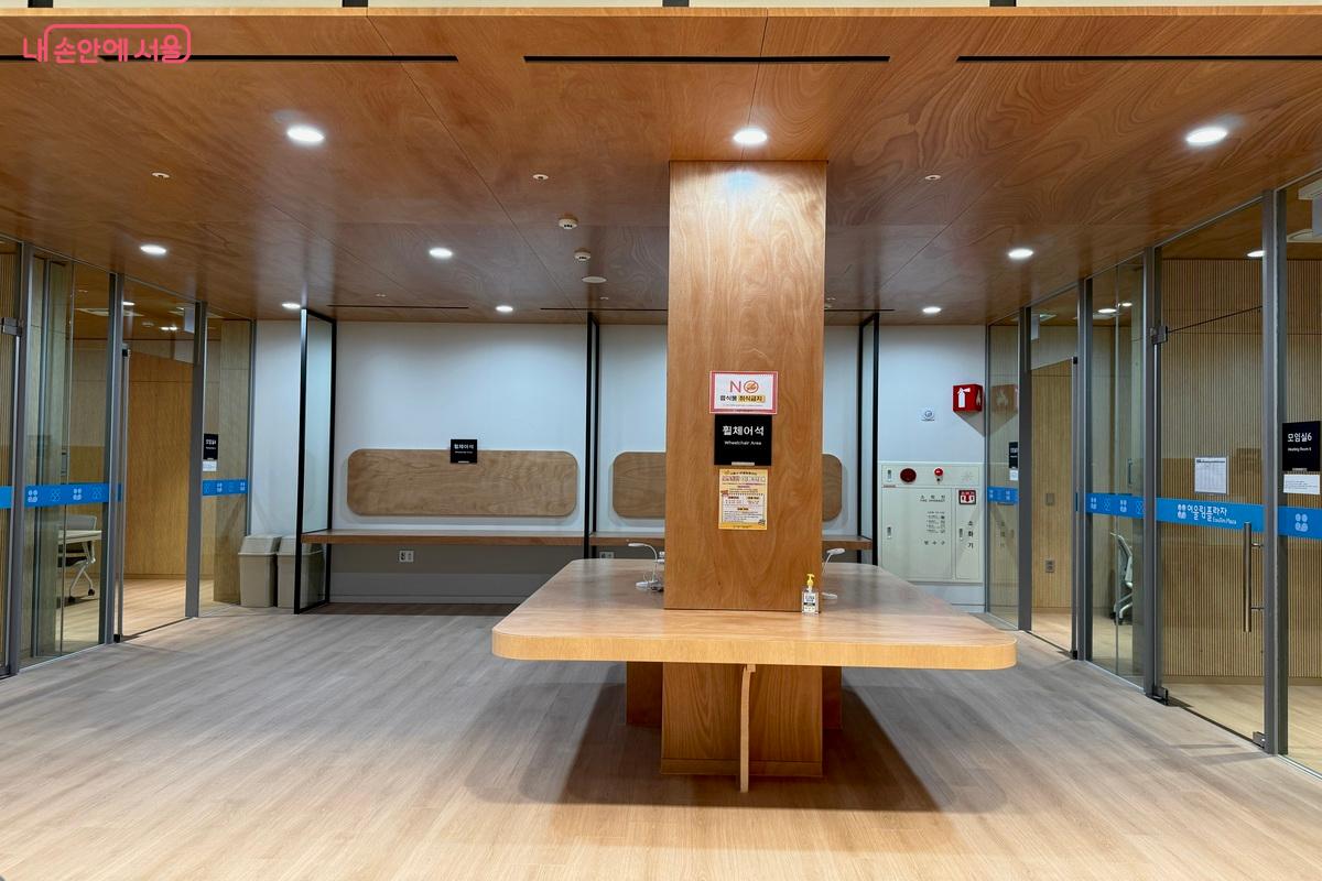 이용 경험 중심으로 설계된 도서관 &copy;임수영