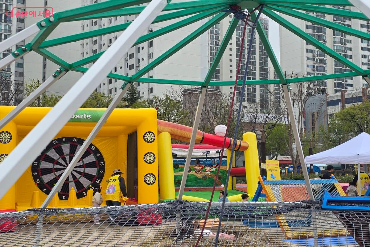 서울형 키즈카페는 주말마다 서울의 주요 공원과 식물원 등 30 곳에서 만날 수 있다. ⓒ김은주