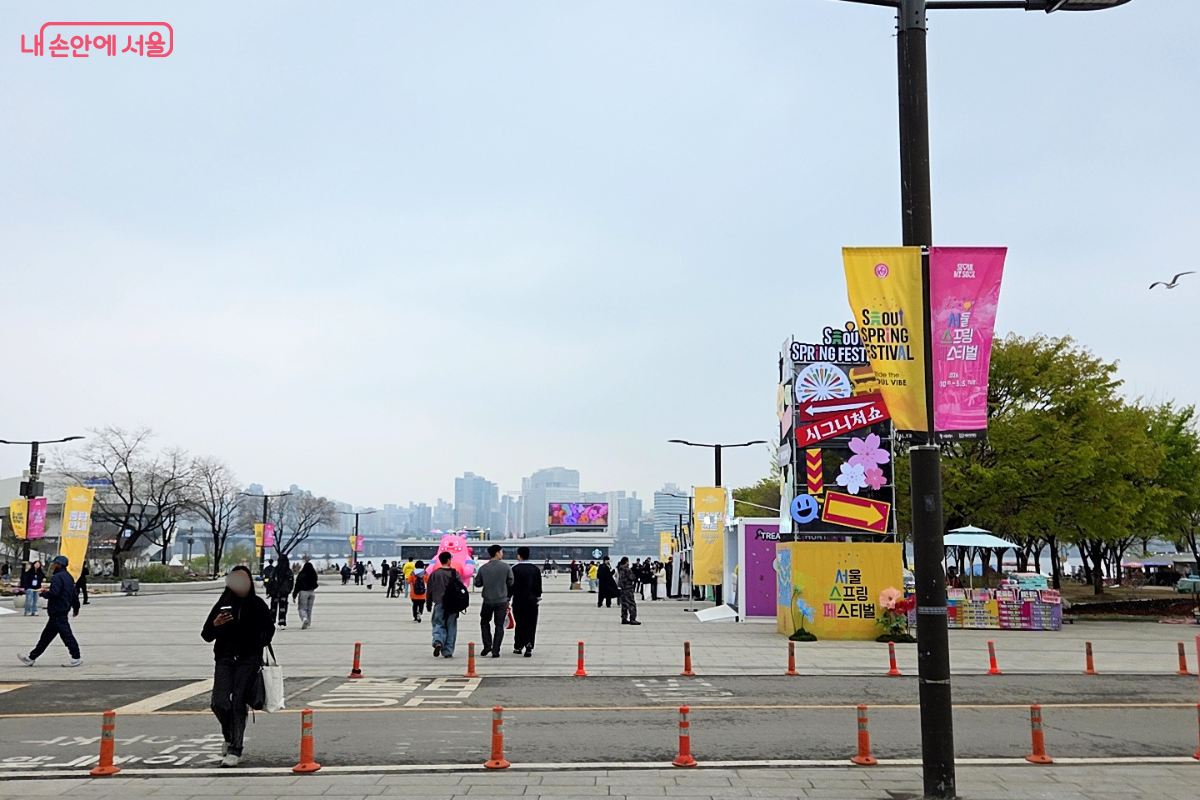 서울스프링페스티벌이 열리는 여의도 한강공원 전경 ⓒ김승아