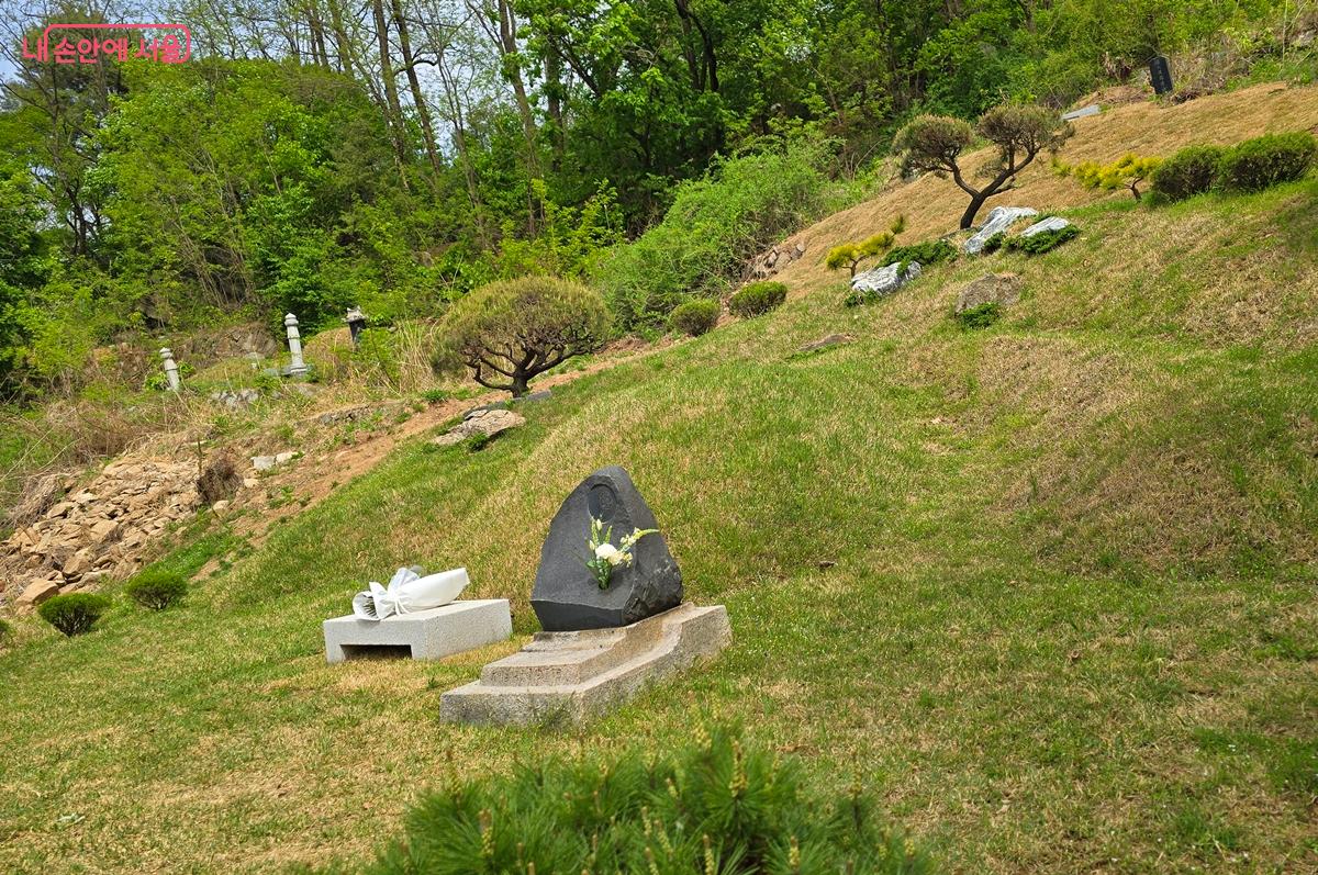 망우역사문화공원 내에 &lsquo;이중섭 묘소'가 있다. &copy;조성희