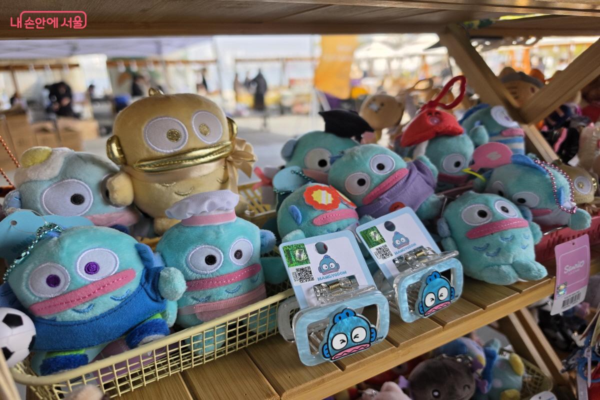 귀여운 봉제인형이 가득하다.