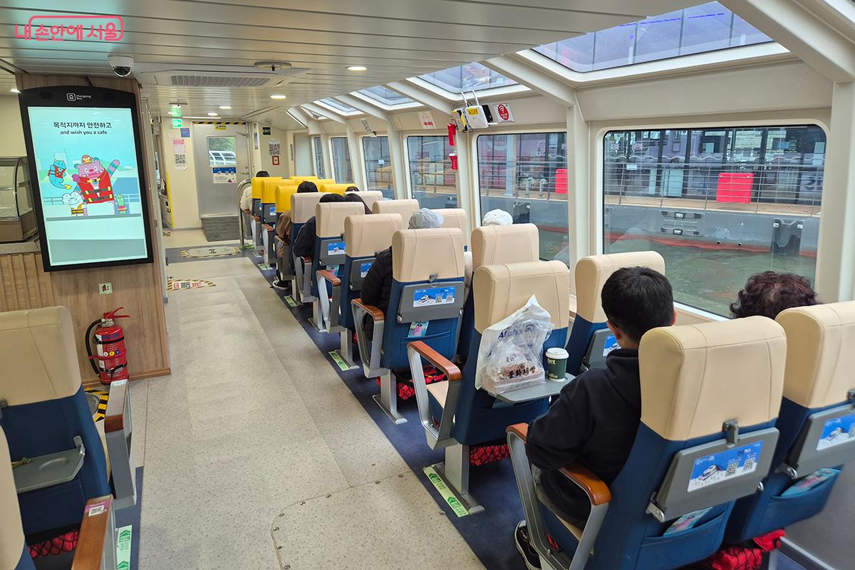 한강버스 '원데이 패스' 한 장으로 한강의 구석구석을 누비며 서울의 매력을 재발견할 수 있어 매력적이다.