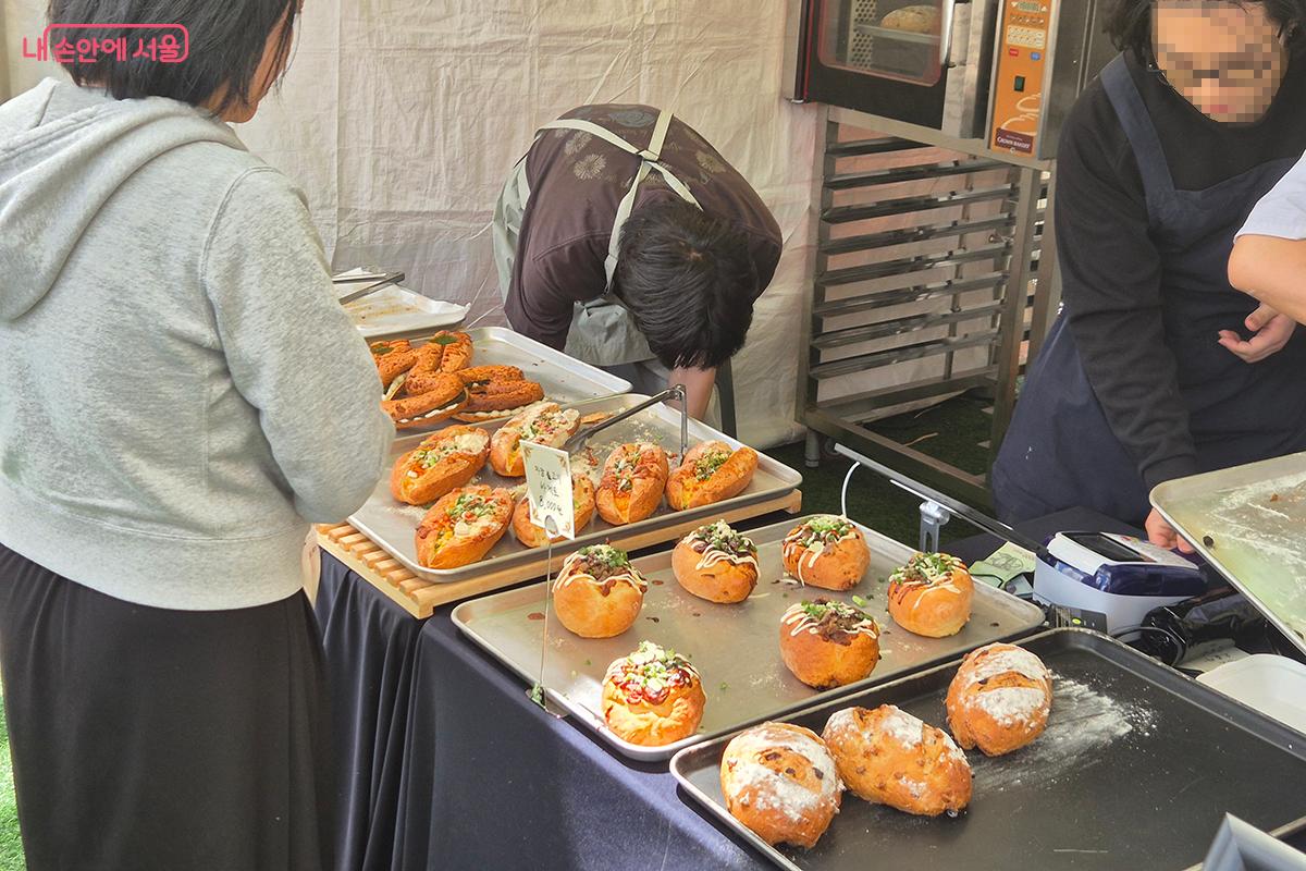 왕십리 빵지순례에서 빼놓을 수 없는 맛집 '카페 드 시밀레'