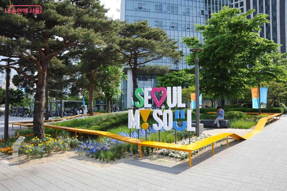 최재혁&middot;신수란 작 &lsquo;빛의 띠&rsquo; ⓒ조수봉