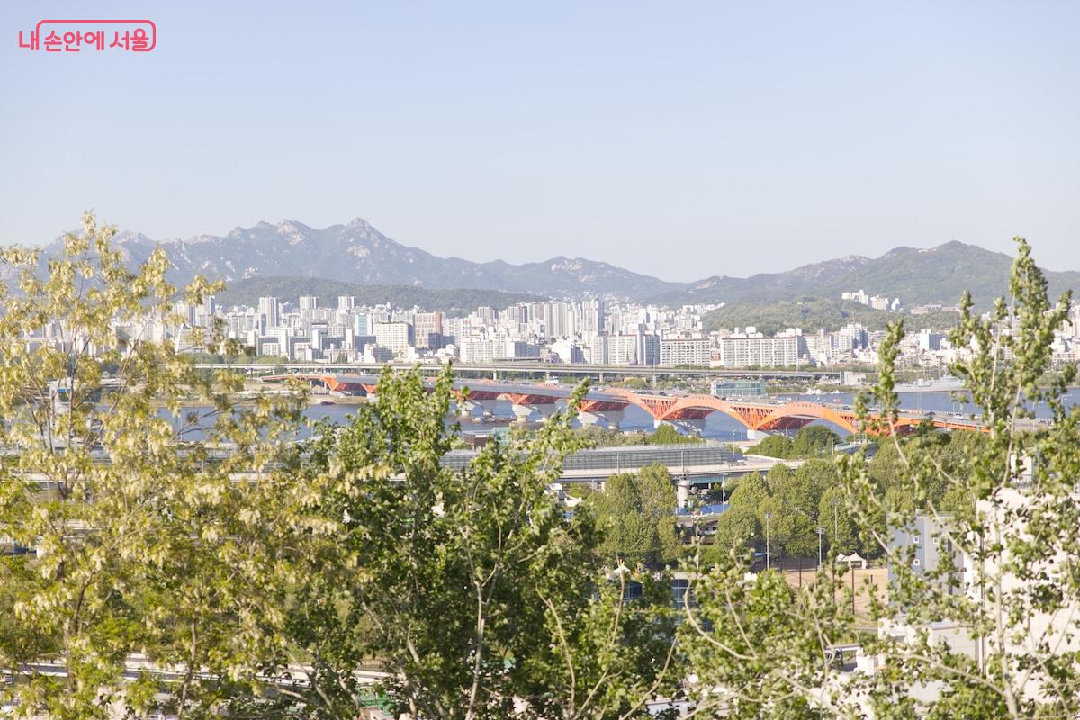 날씨가 좋을 때 방문하면 멋진 서울의 한강 풍경을 바라볼 수 있다.