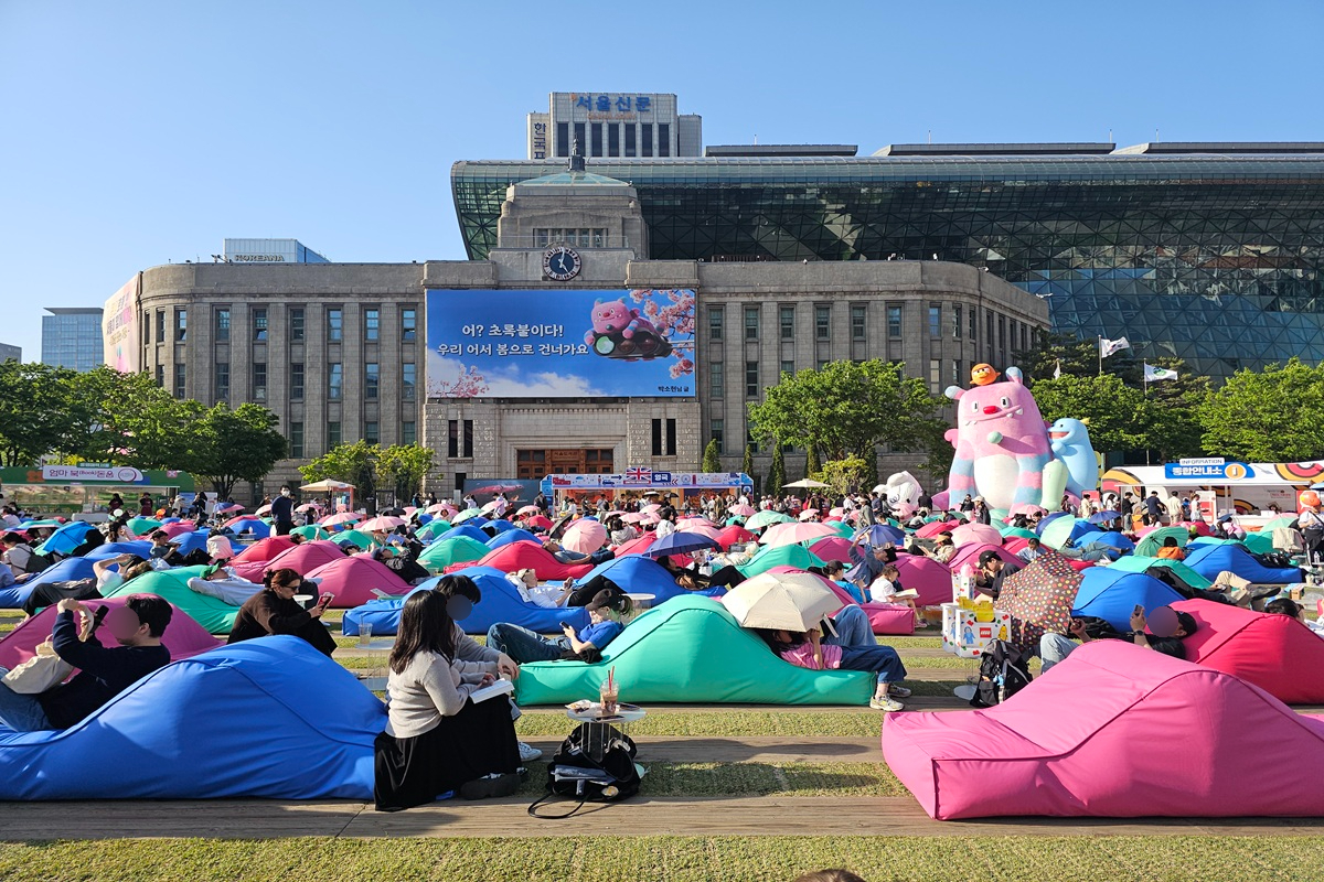 최고의 독서 힙플은 여기! '책읽는 서울광장'으로 힐링하러 갈래요?