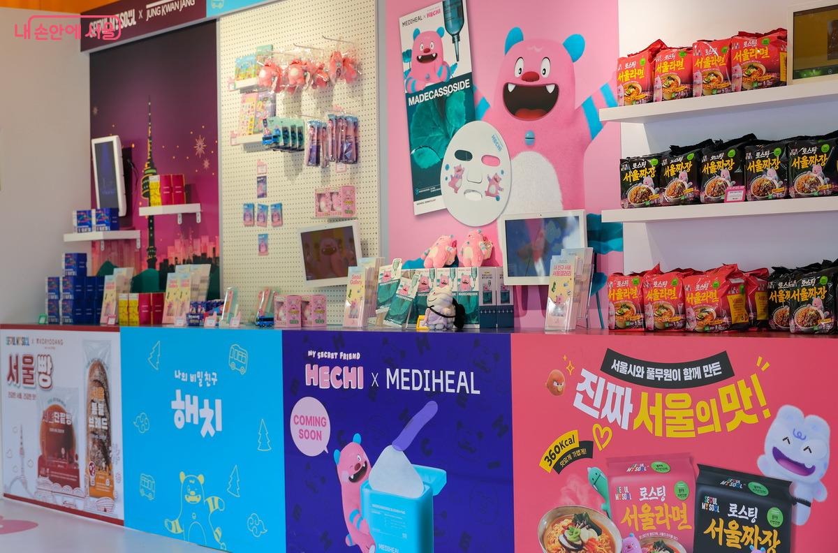 인기 있는 서울짜장과 서울라면도 진열 &copy;박성환