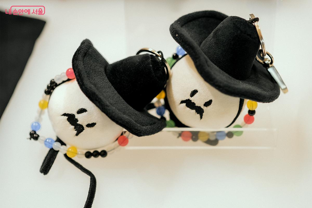 오마이갓(oh my GAT) 갓끈키링(GAT bread keyring) ⓒ김아름