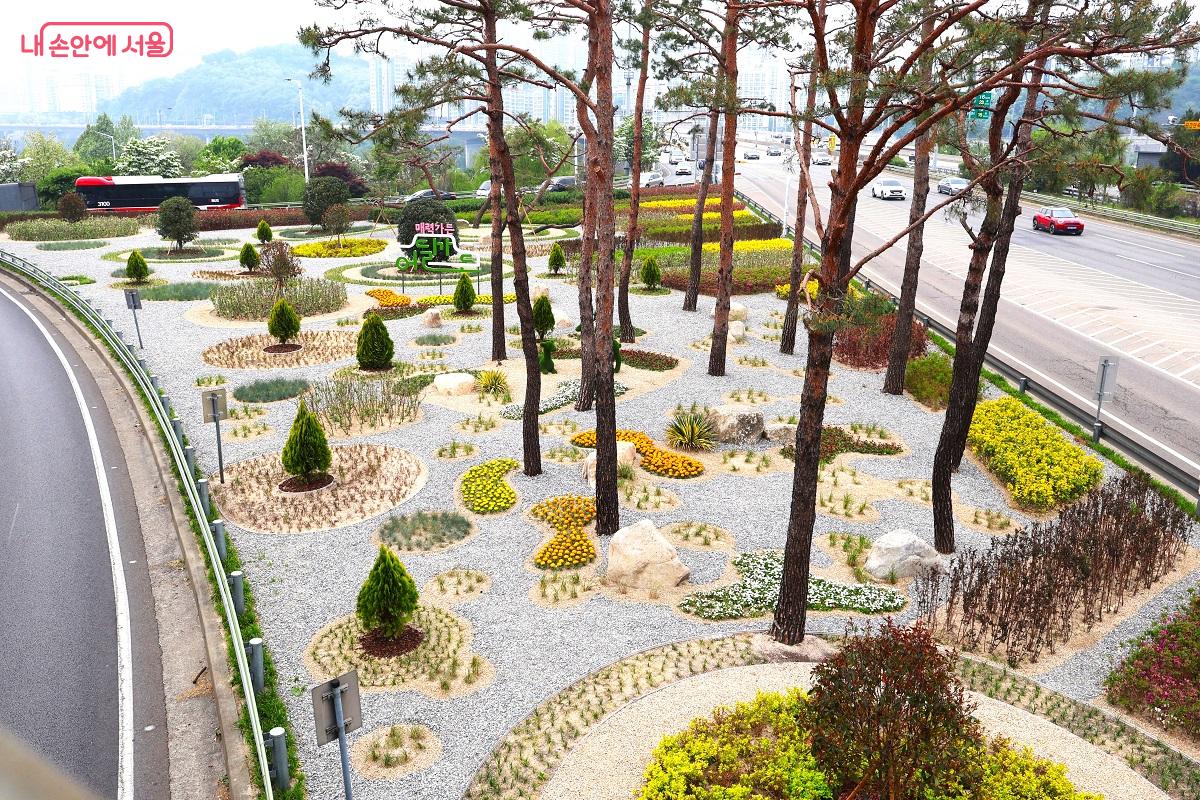 리버뷰가든_썸잇길, 어딜가든 매력가든, 강변북로 성수분기전 녹지대 &copy;김대진