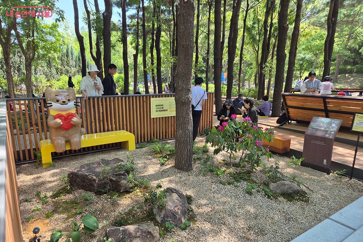 '도담정원'은 축제를 찾은 관람객들에게 휴식과 평안을 제공한다.