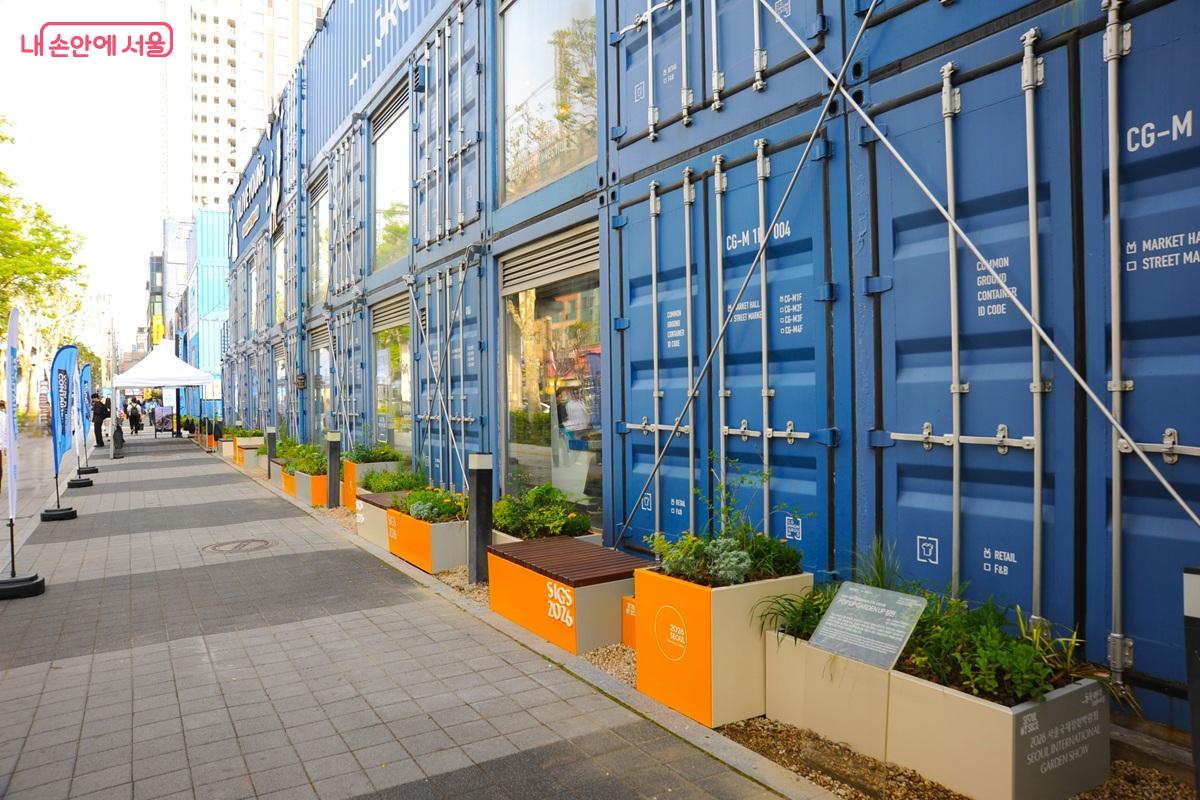 윤영주 작 &lsquo;POP UP GARDEN UP&rsquo; ⓒ조수봉