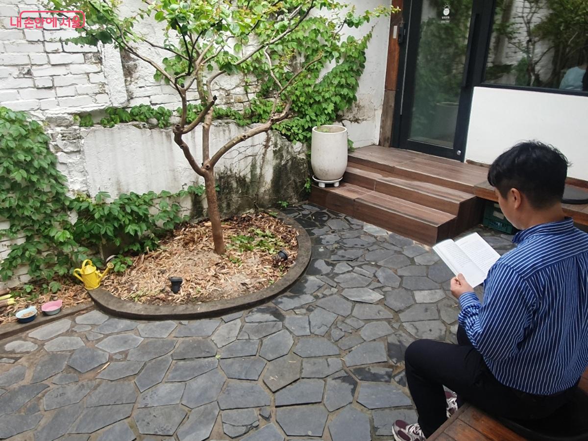 서울형책방들은 4월부터 10월까지 개성과 정체성을 살린 다양한 프로그램을 운영한다. &copy;엄윤주