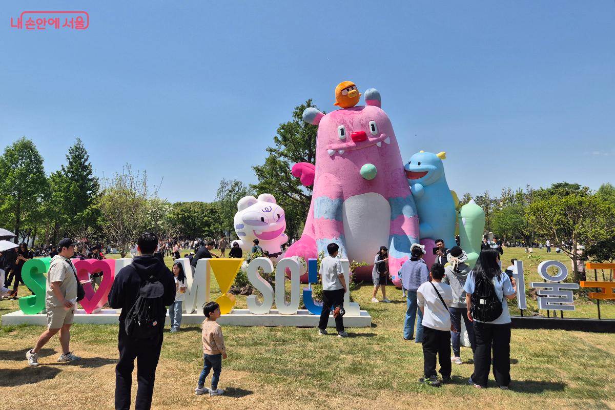 이번 서울국제정원박람회가 삶과 재생, 그리고 세대를 연결하는 &lsquo;초록색 희망&rsquo;이 되기를 바란다.