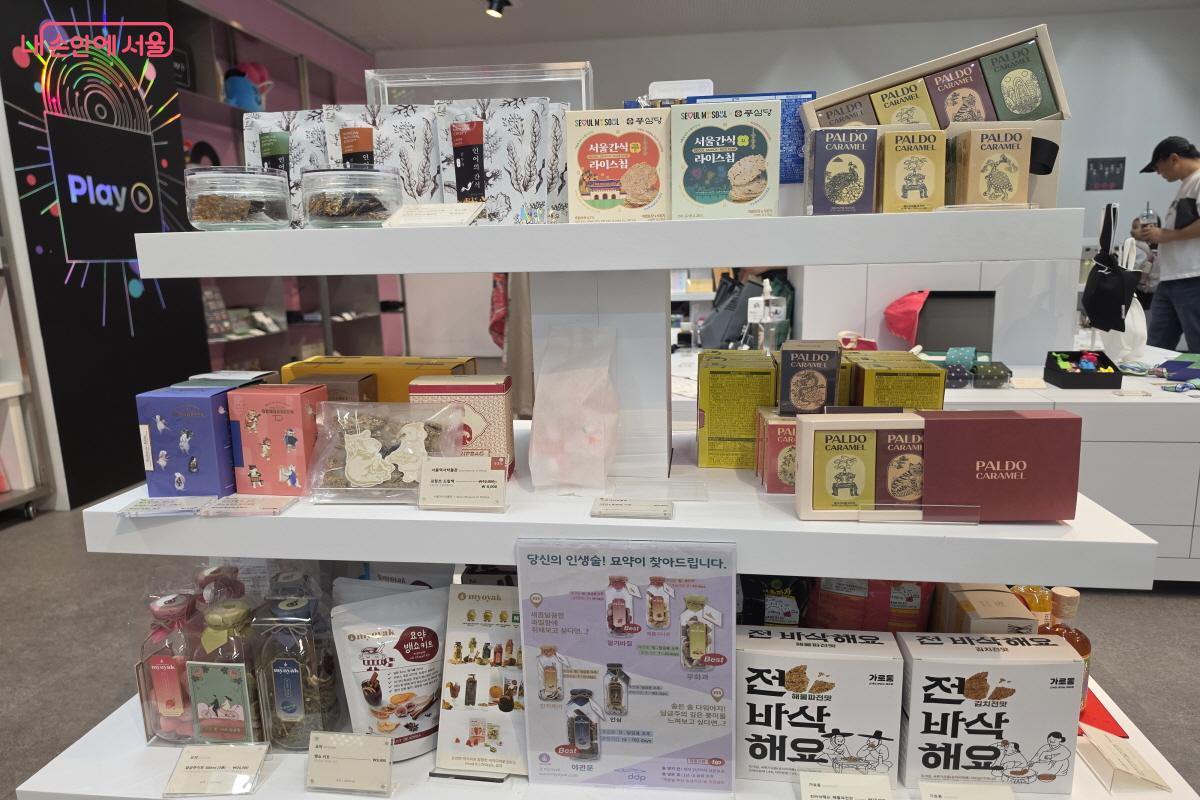 다양한 기업과 협업한 식품, 건강기능보조식품도 선보이고 있다. ⓒ조송연