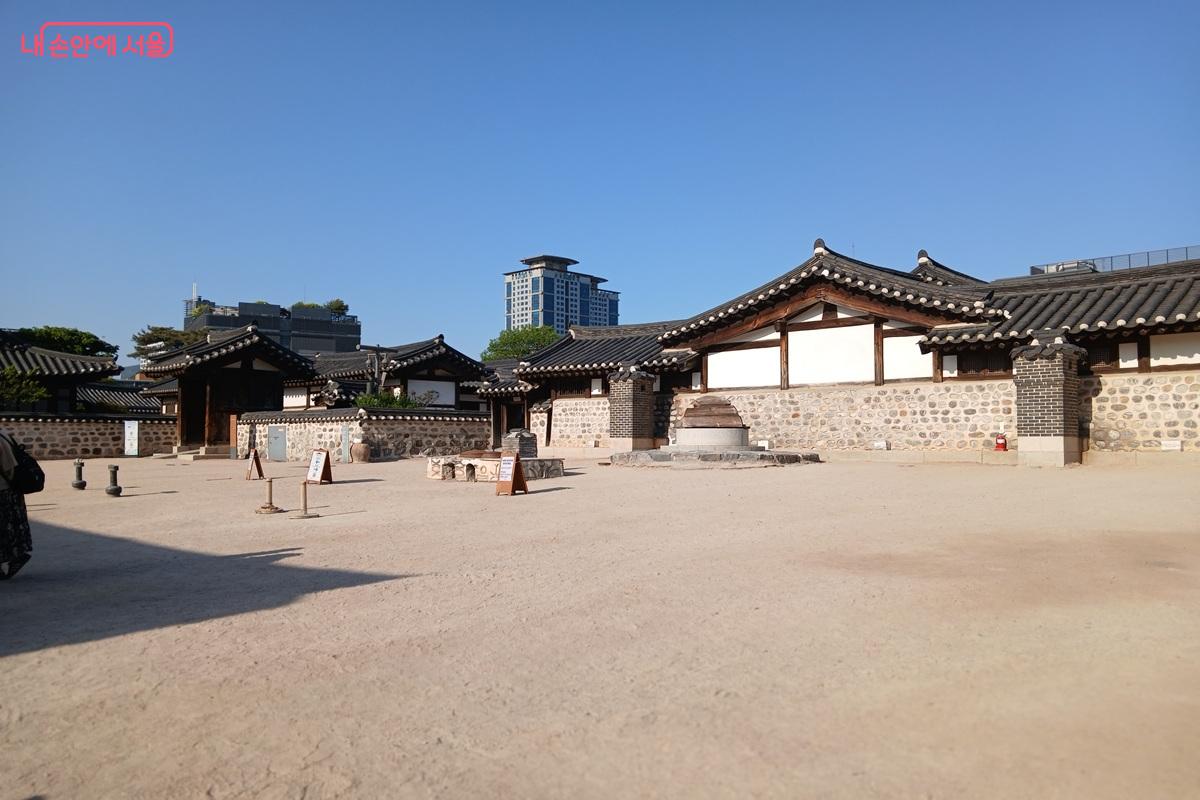 제기차기, 투호 등 다양한 전통 체험이 가능한 남산골한옥마을 ©최은영