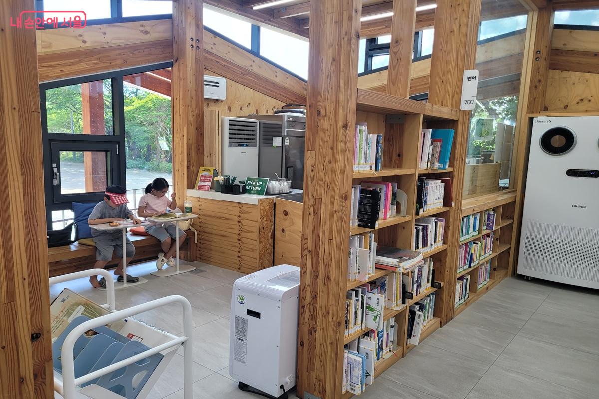 독서삼매경에 빠진 어린이들 &copy;조연