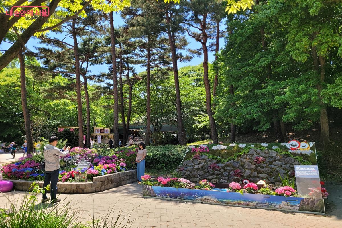 각 지자체가 참여한 개성 있는 정원들이 다양한 정원 문화를 선보였다. &copy;조연