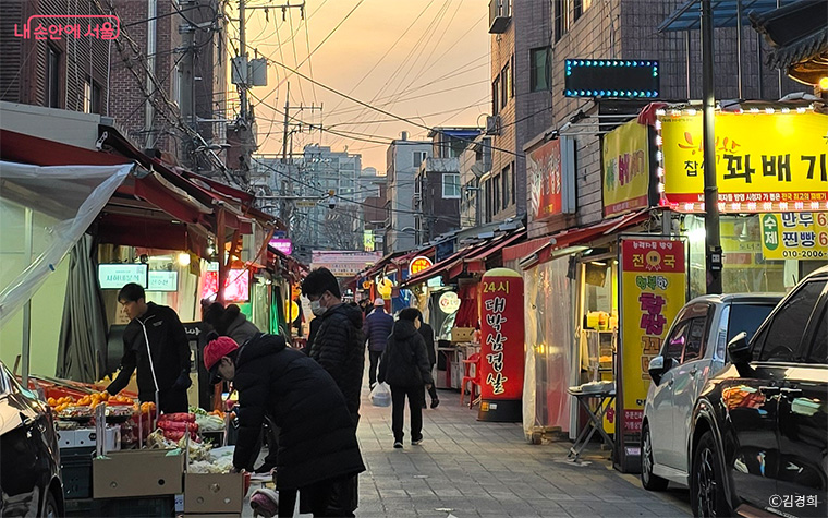 서울시가 골목상권 영세 소상공인을 살리기 위한 ‘골목형상점가 육성 지원사업’을 추진, 참여할 상권을 모집한다.