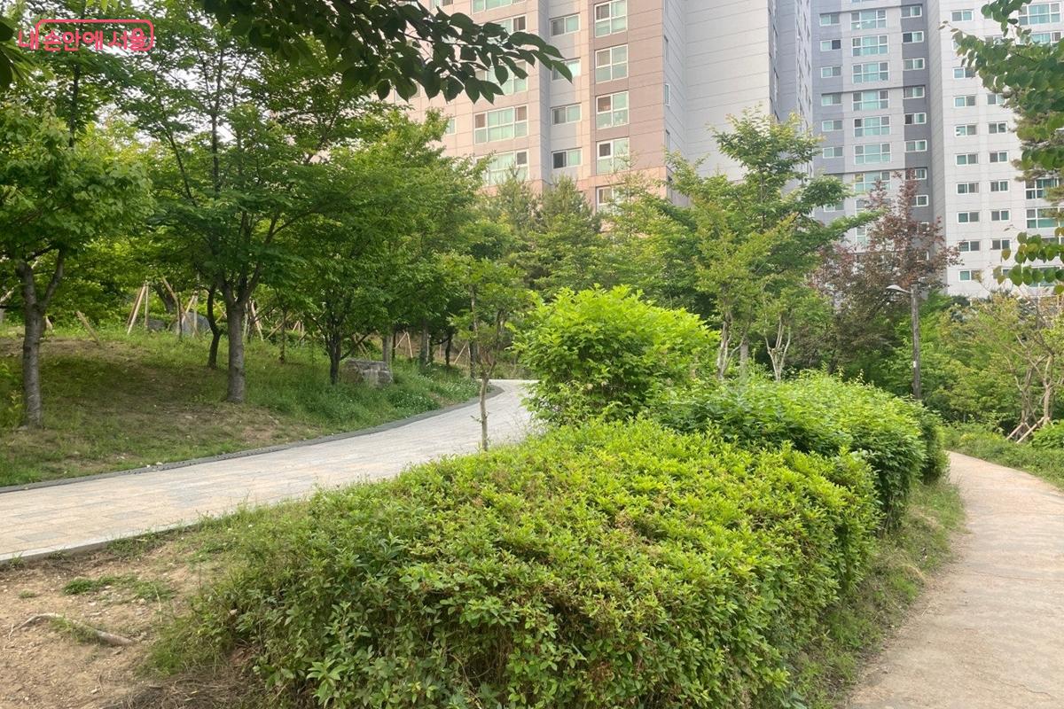 가볍게 산책하기 좋은 쌍룡산근린공원 &copy;임윤아 
