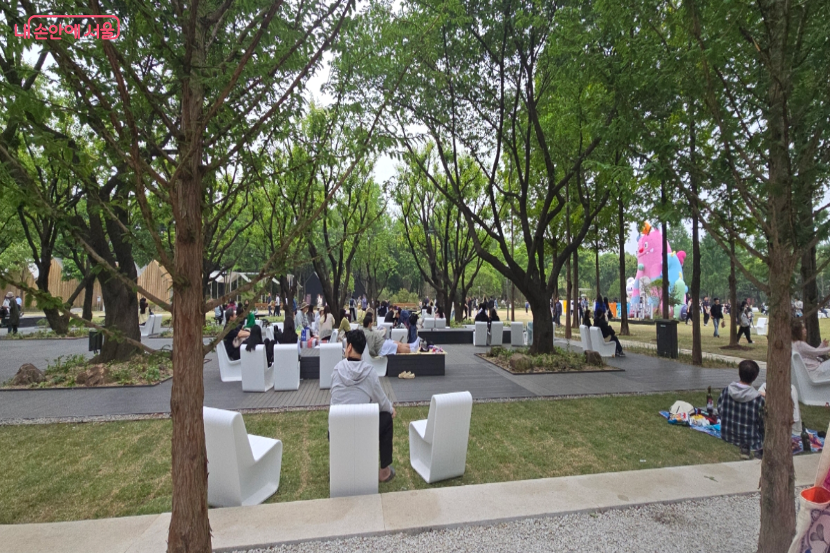 35만 평 서울숲은 휴게공간도 작품이다. &copy;최윤정