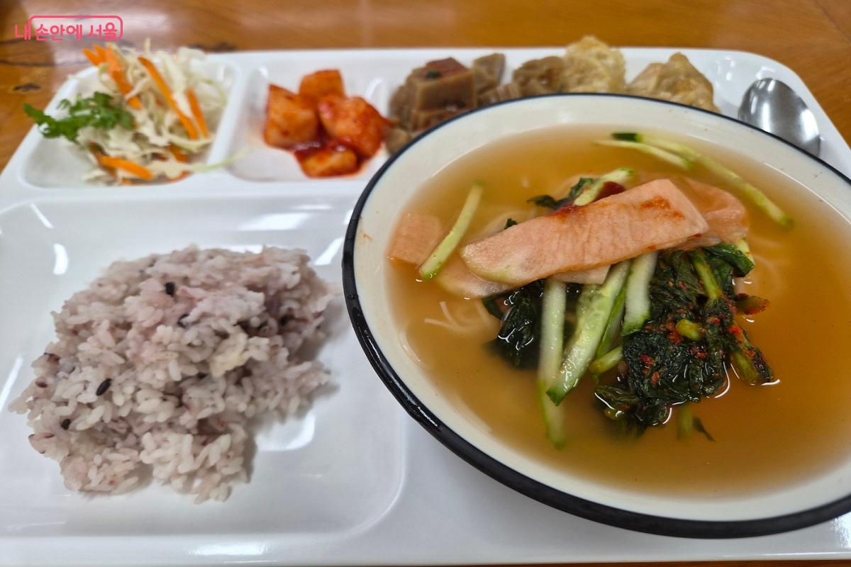 광화문우체국 구내식당 메뉴 &copy;박영신