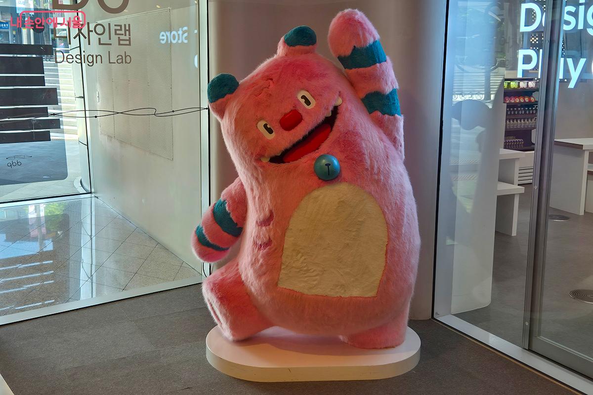 이번 팝업스토어는 서울 굿즈 산업의 무한한 성장 가능성을 증명한 최고의 무대였다.