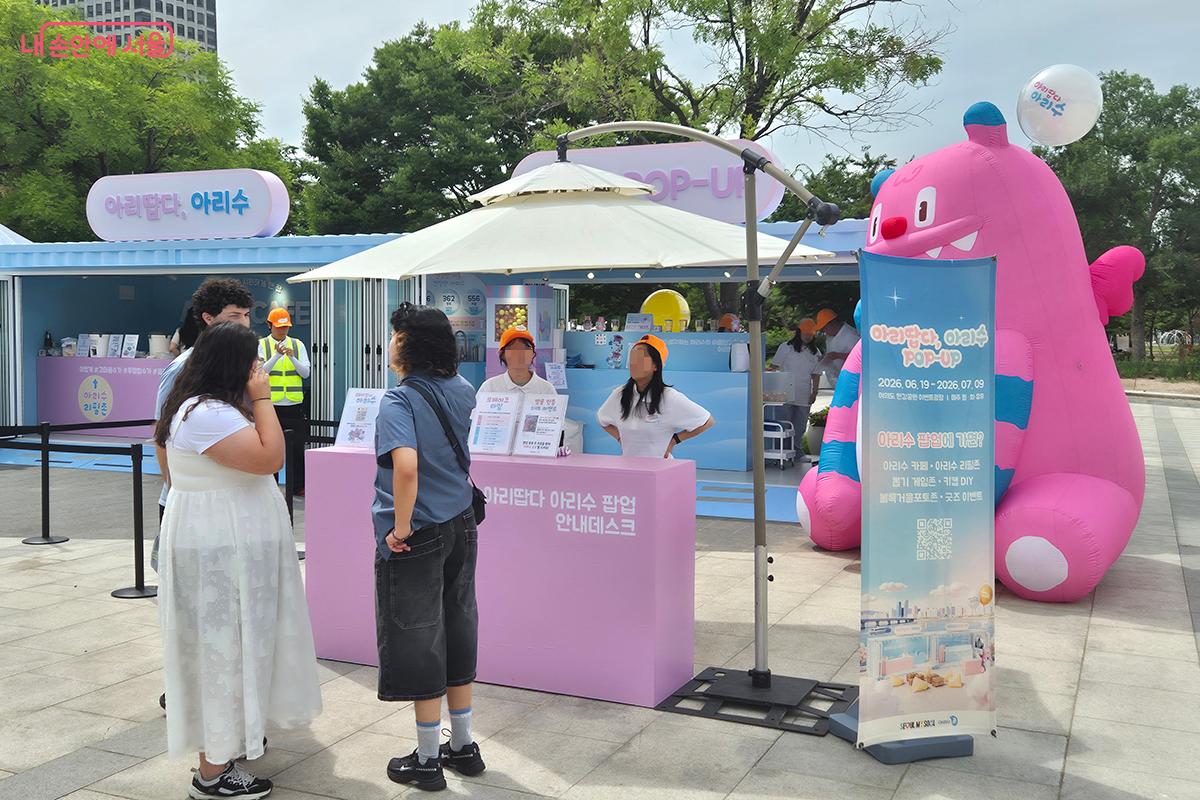 이번 팝업스토어는 시민들이 직접 보고, 듣고, 맛보고, 즐기는 ‘오감 만족형’ 공간으로 구성되었다.