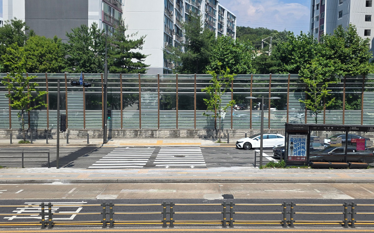 이제 버스서 내려 바로 건너세요! 사당역 정류소 횡단보도 신설