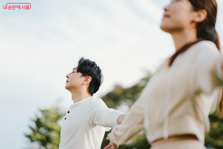 명상이나 깊은 심호흡 같은 이완 훈련은 부교감신경을 깨우는 데 탁월한 효과가 있다. 
