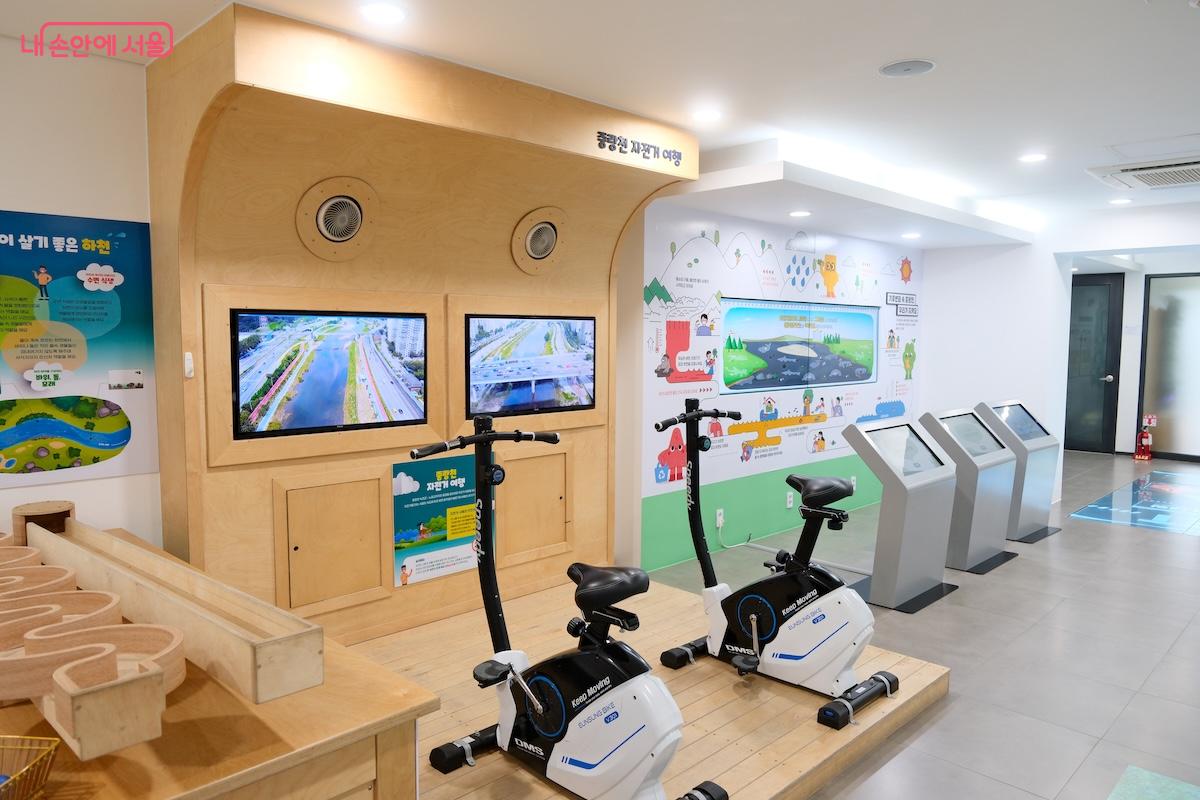 덕릉로 430에 위치하고 있으며, 입장료와 주차료가 무료라서 편리했다
