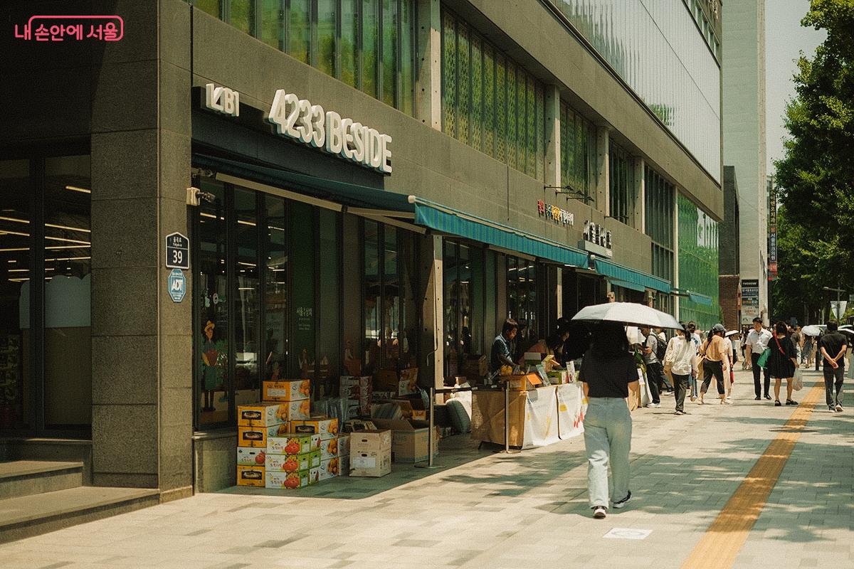 안국역 인근에 위치한 서울동생상회 ©김아름