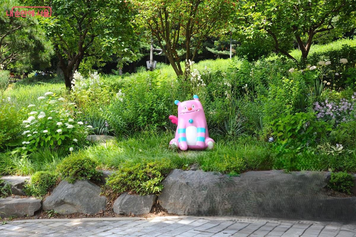 한국숲정원 입구의 웰컴정원 &copy;조수봉