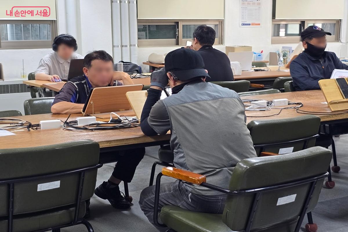 북창쉼터는 7월과 8월 두 달간 토요일과 일요일에도 운영한다. &copy;강사랑